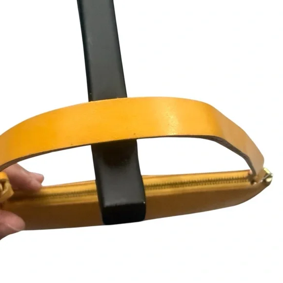 Louis Vuitton Yellow Pochette Accessoires Epi Leather - Picture 6 of 14